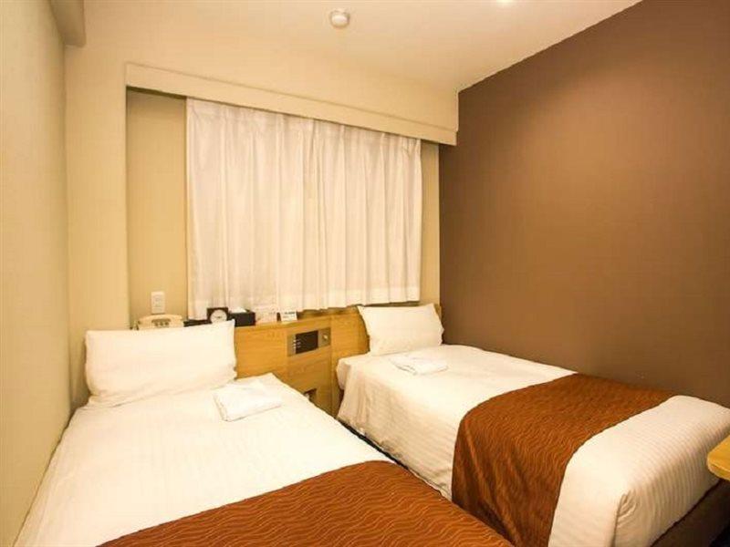 Via Inn Shin Osaka West Esterno foto