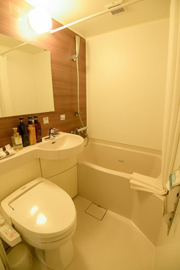 Via Inn Shin Osaka West Esterno foto